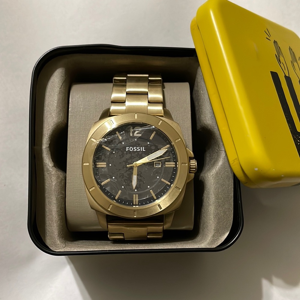 FOSSIL PRIVATEER SPORT THREE-HAND DATE  WATCH